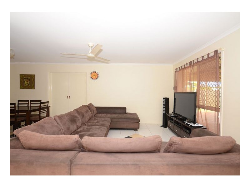 95 North Street, Point Vernon QLD 4655