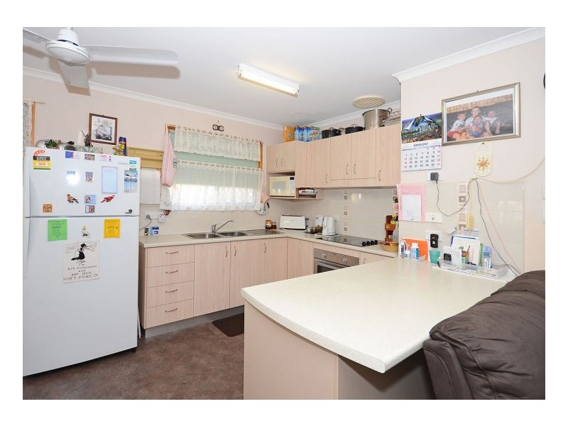 2/208 Elizabeth Street, Urangan QLD 4655