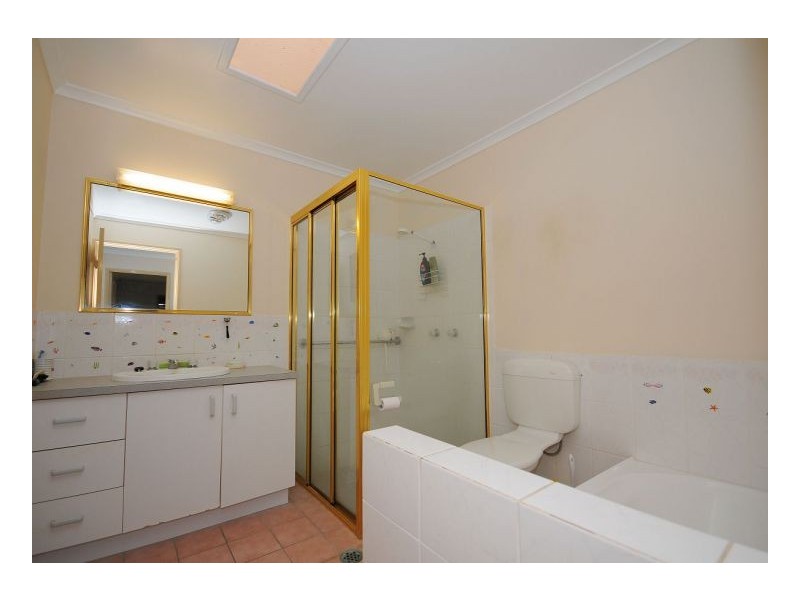 21 Cassia Avenue, Scarness QLD 4655