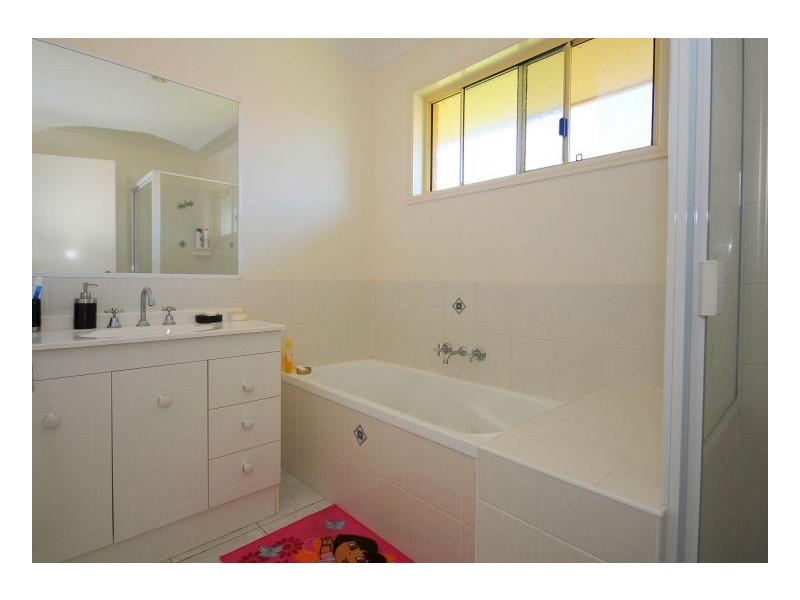 5 Bronton Way, Point Vernon QLD 4655