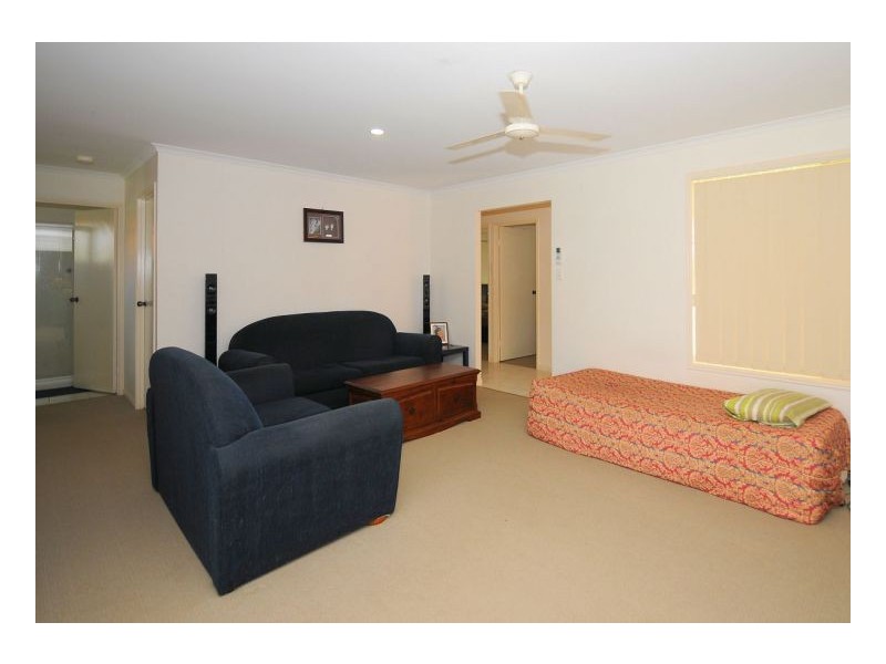 5 Bronton Way, Point Vernon QLD 4655