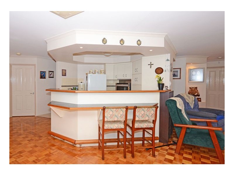 8 Shoreline Court, Urangan QLD 4655