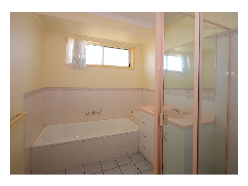 2 Dougan Street, Point Vernon QLD 4655