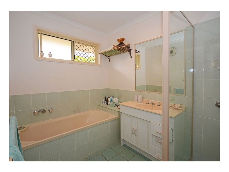 26 Bowerbird Avenue, Eli Waters QLD 4655