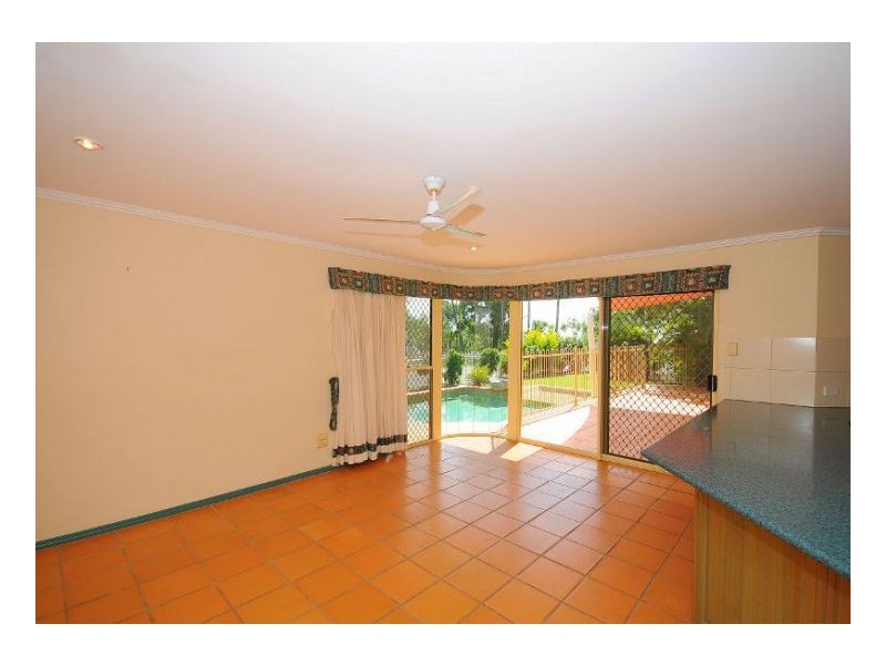 34 Esplanade, Point Vernon QLD 4655