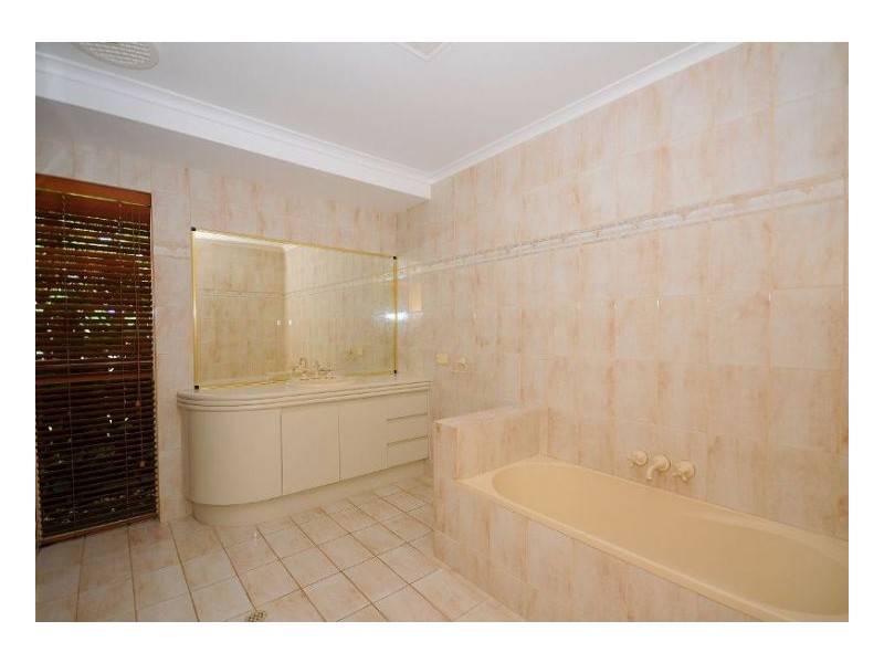 34 Esplanade, Point Vernon QLD 4655