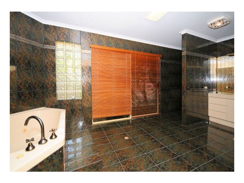 34 Esplanade, Point Vernon QLD 4655