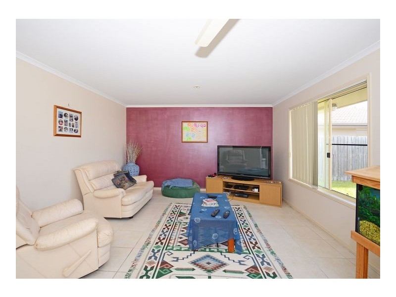 16 Lady Penrhyn Drive, Eli Waters QLD 4655