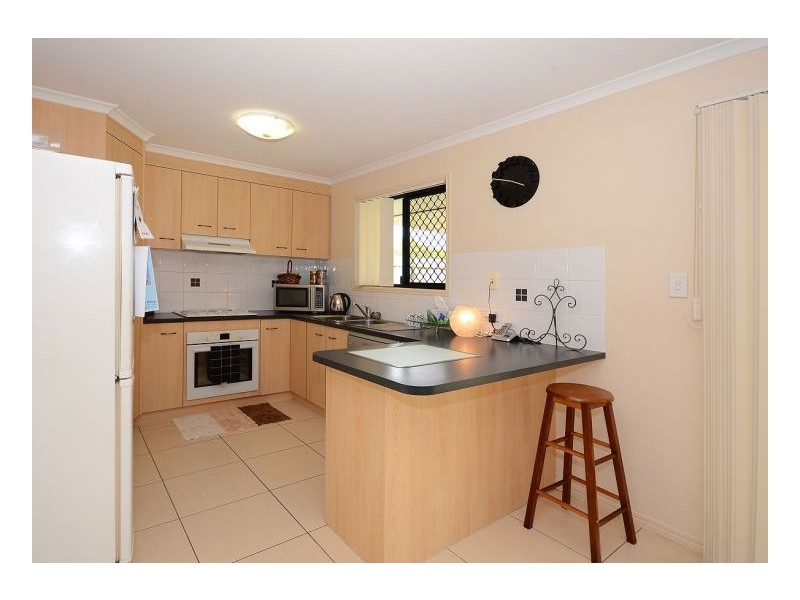 4 Moonstone Drive, Urangan QLD 4655