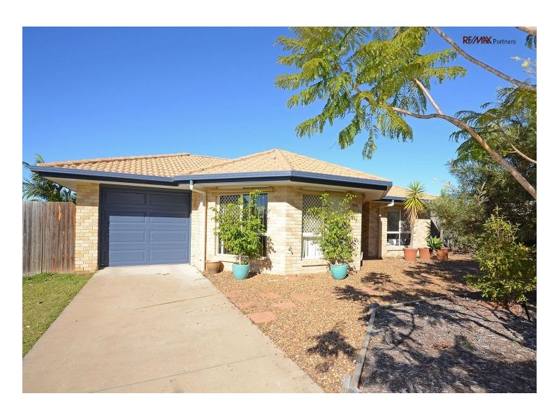 2 Whipbird Court, Urangan QLD 4655