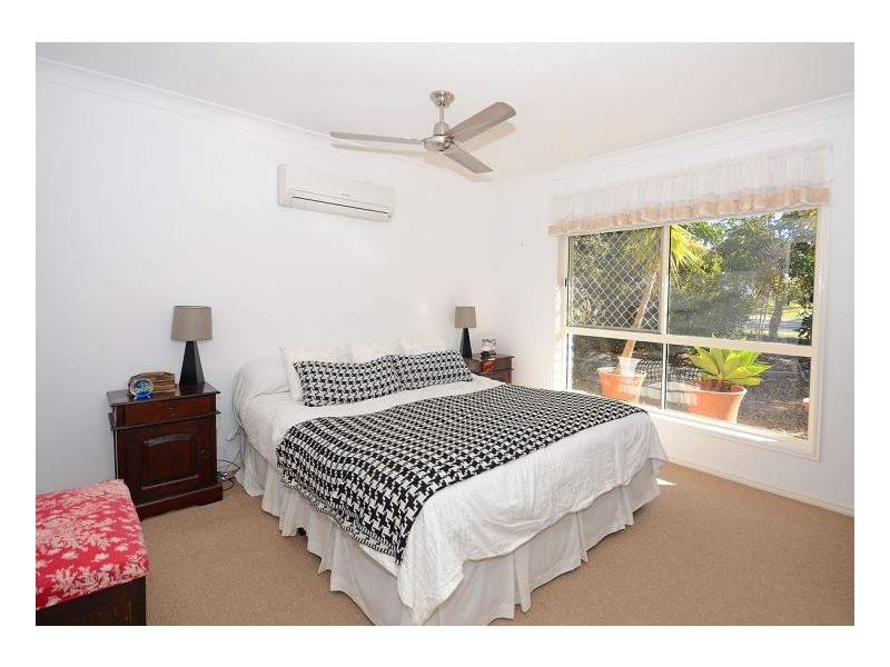 2 Whipbird Court, Urangan QLD 4655