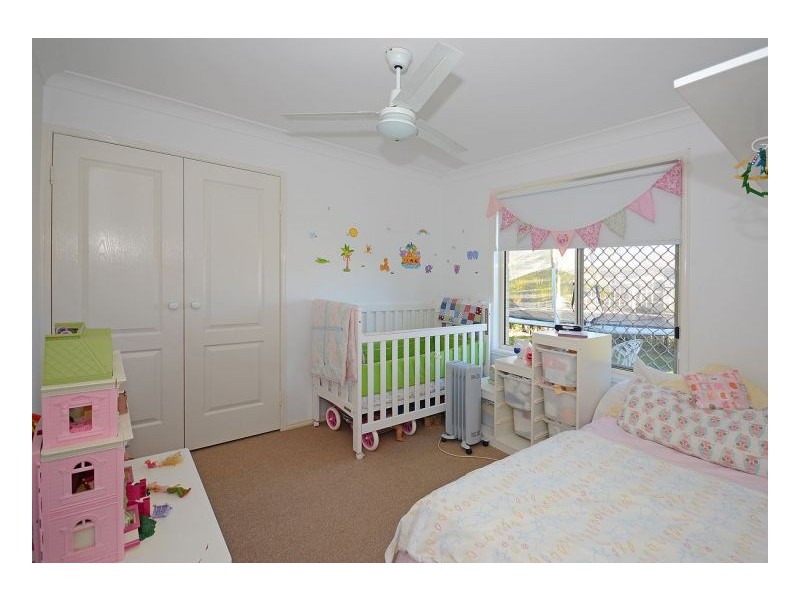 2 Whipbird Court, Urangan QLD 4655