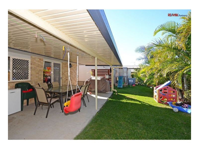 2 Whipbird Court, Urangan QLD 4655