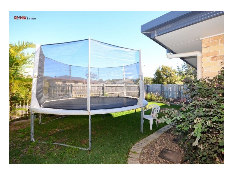 2 Whipbird Court, Urangan QLD 4655