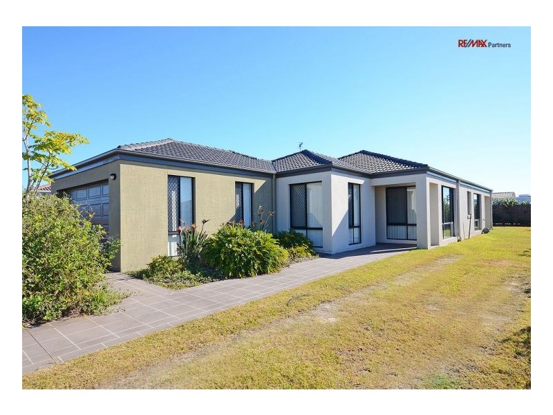 17 Earl St Vincent Circuit, Eli Waters QLD 4655
