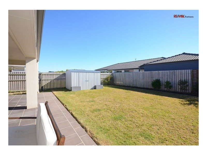 17 Earl St Vincent Circuit, Eli Waters QLD 4655