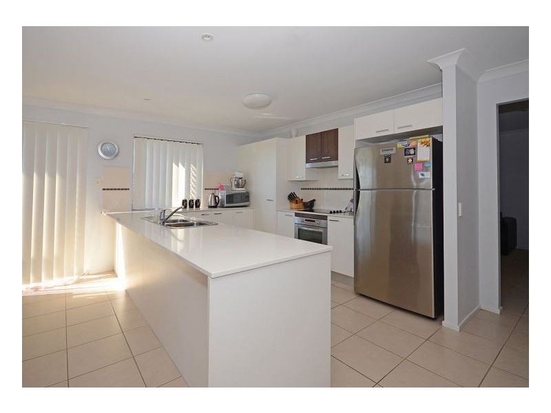 17 Earl St Vincent Circuit, Eli Waters QLD 4655