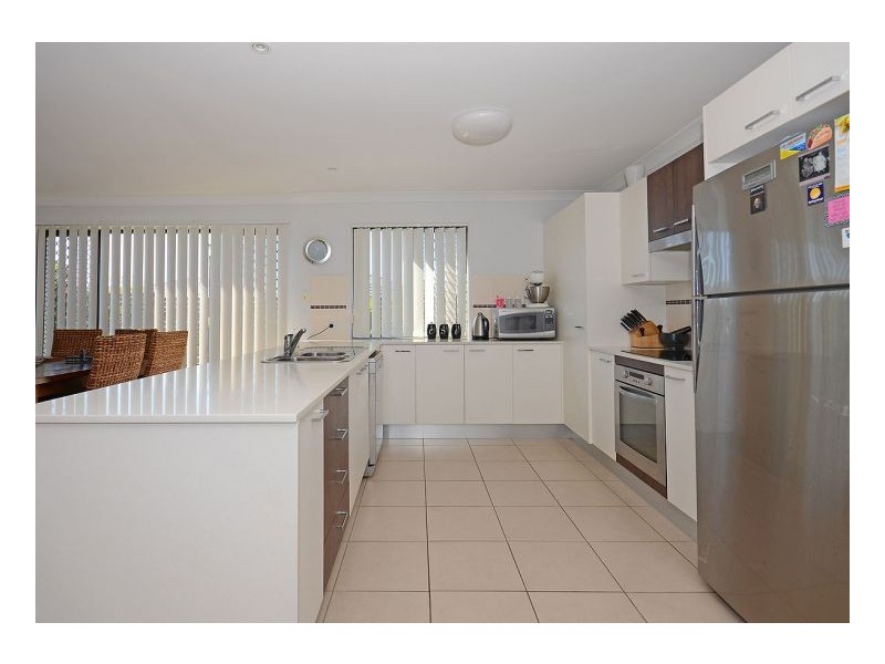 17 Earl St Vincent Circuit, Eli Waters QLD 4655