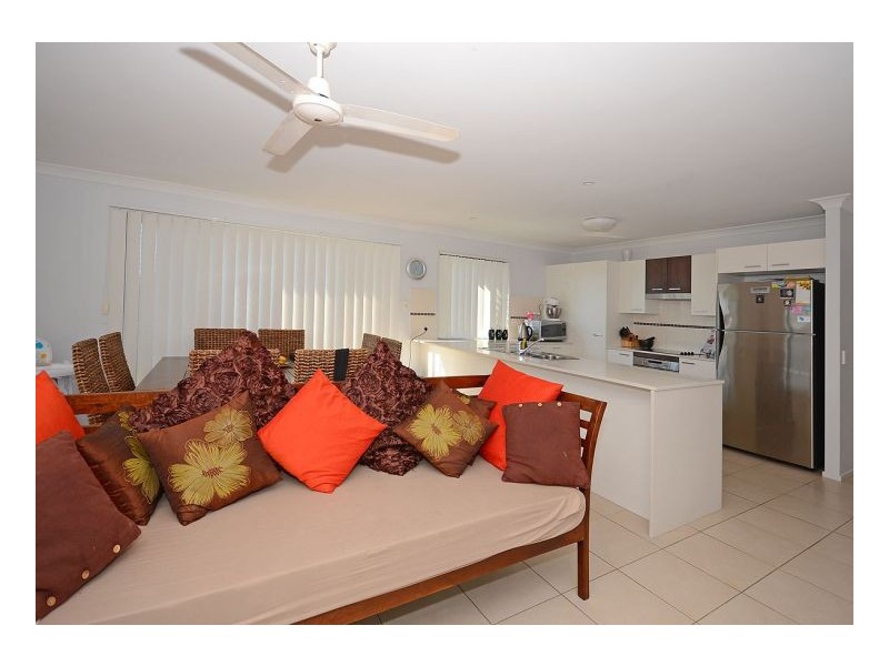 17 Earl St Vincent Circuit, Eli Waters QLD 4655