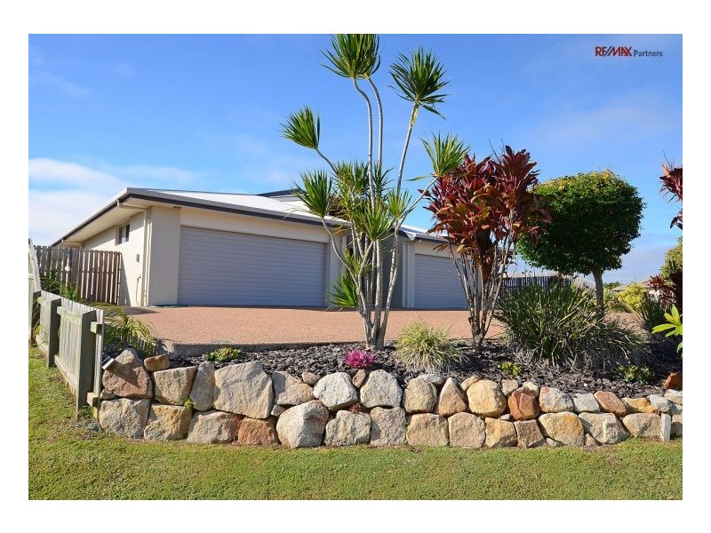 1/5 Pembridge Circuit, Urraween QLD 4655