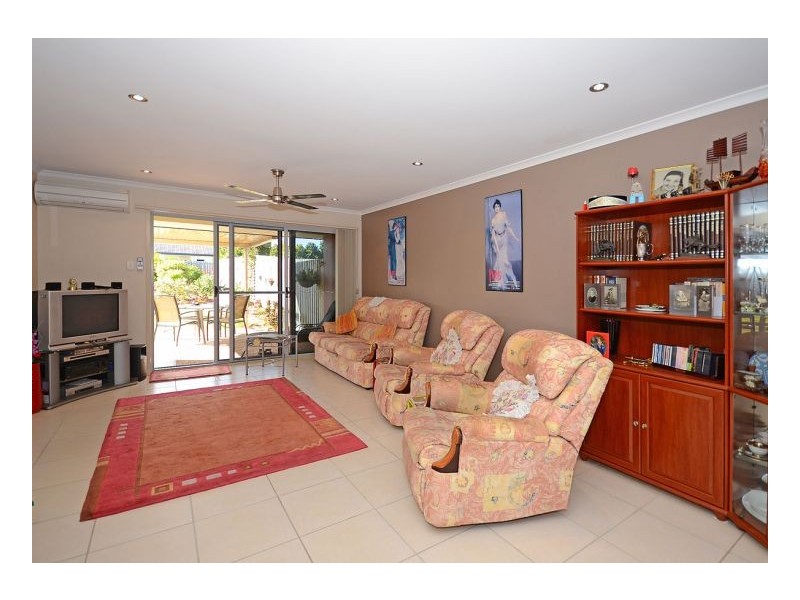1/5 Pembridge Circuit, Urraween QLD 4655