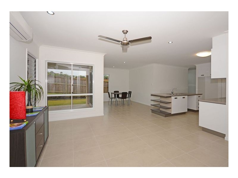 7 Morgan Circuit, Urraween QLD 4655