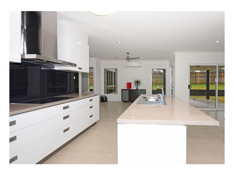 7 Morgan Circuit, Urraween QLD 4655