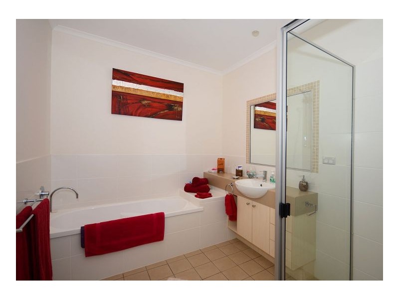 103/230 Pulgul Street, Urangan QLD 4655