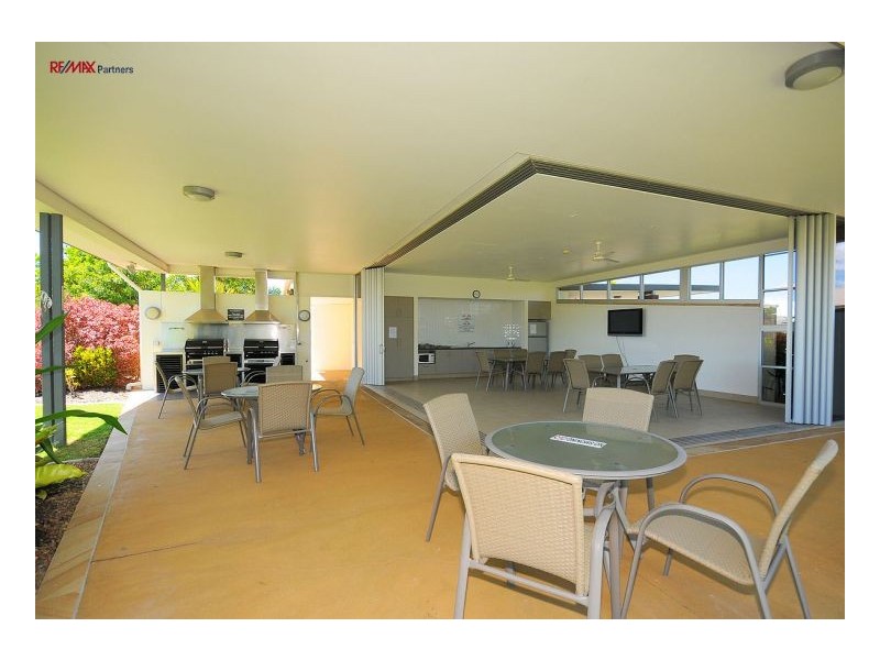 103/230 Pulgul Street, Urangan QLD 4655