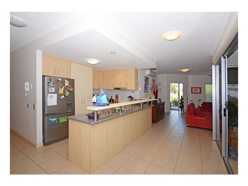 103/230 Pulgul Street, Urangan QLD 4655