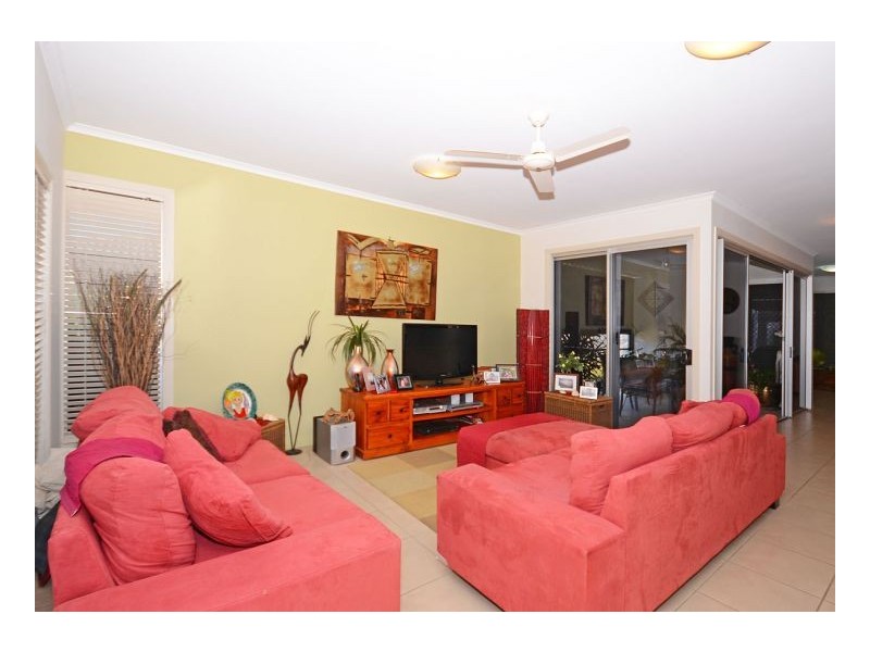 103/230 Pulgul Street, Urangan QLD 4655