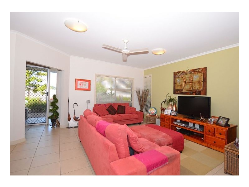 103/230 Pulgul Street, Urangan QLD 4655