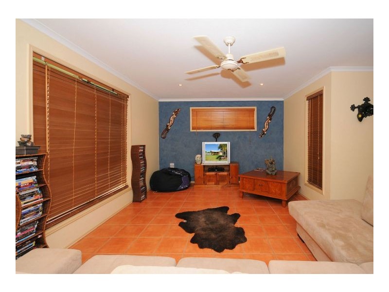6 Amanda Court, Kawungan QLD 4655