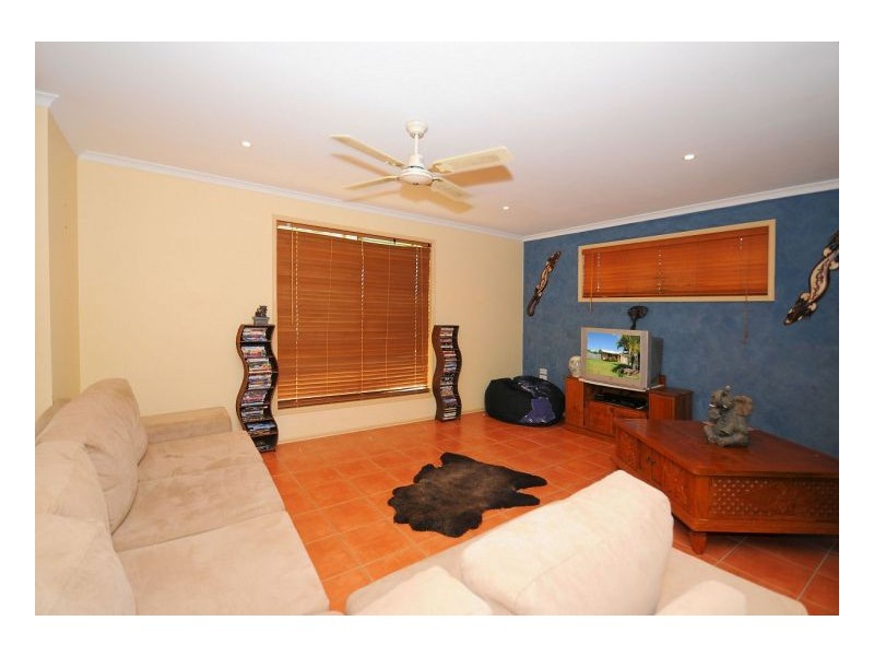 6 Amanda Court, Kawungan QLD 4655