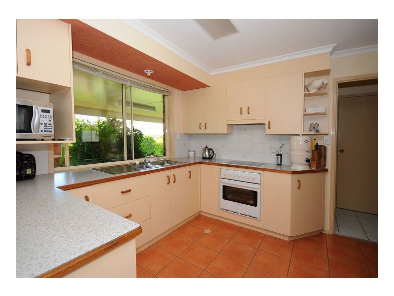 6 Amanda Court, Kawungan QLD 4655