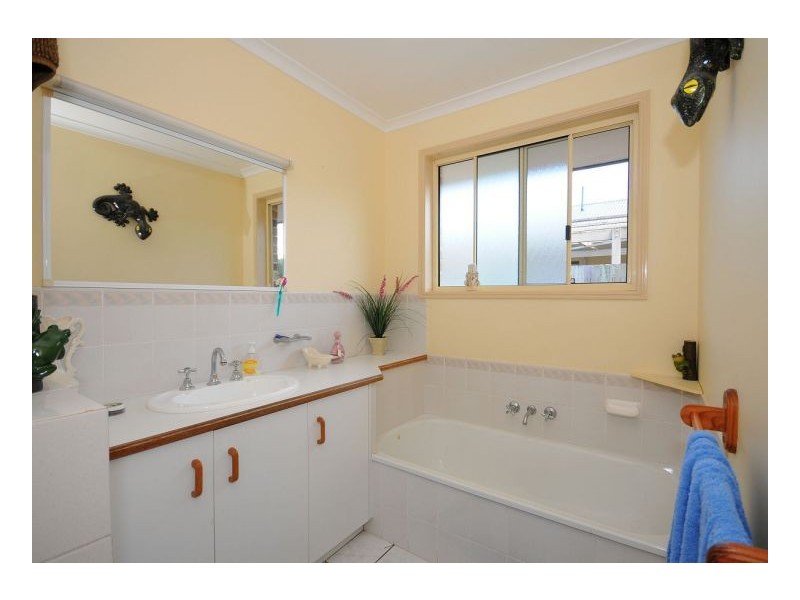6 Amanda Court, Kawungan QLD 4655