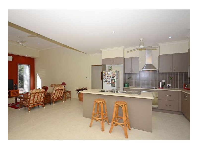 15 Cumberland Court, Point Vernon QLD 4655