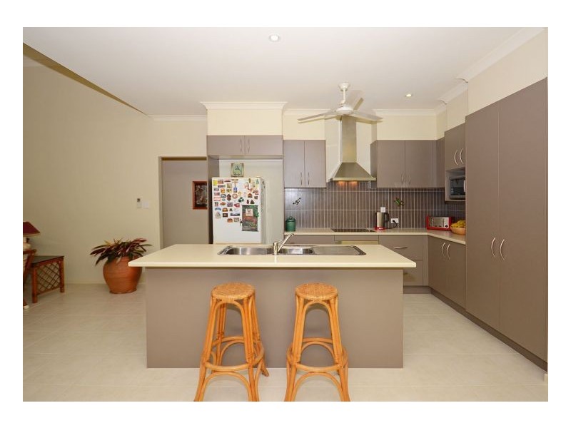 15 Cumberland Court, Point Vernon QLD 4655