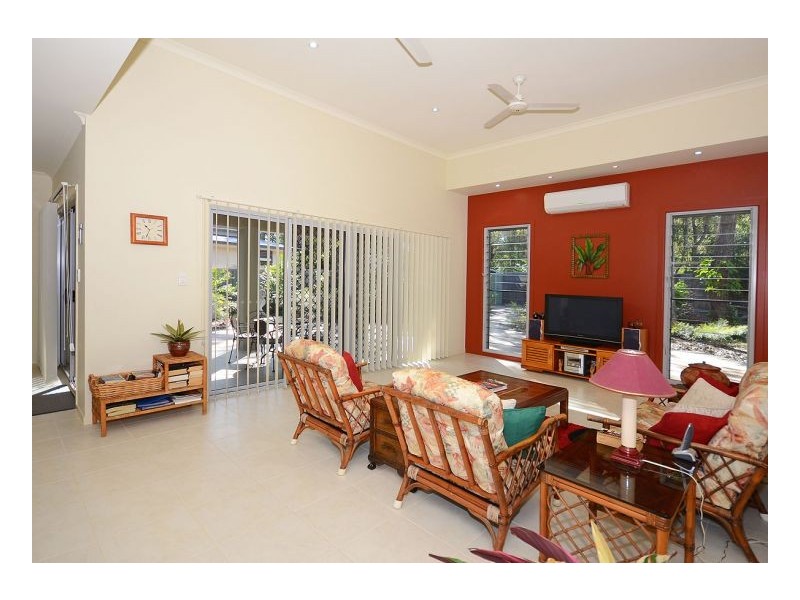 15 Cumberland Court, Point Vernon QLD 4655