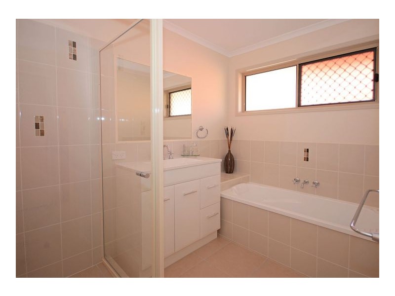 15 Alison Drive, Torquay QLD 4655