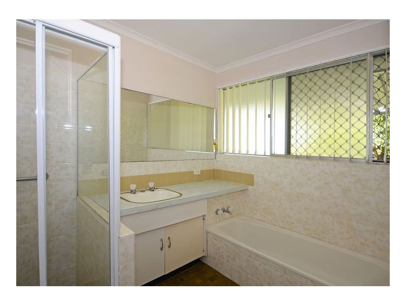 64 Bideford Street, Torquay QLD 4655