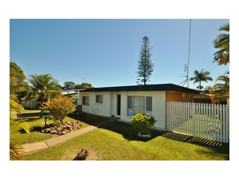 18 Holiday Parade, Scarness QLD 4655