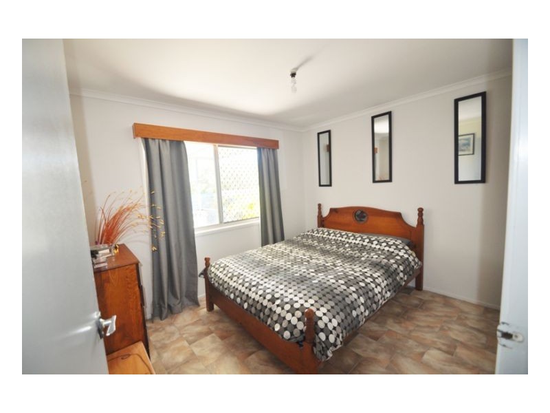 18 Holiday Parade, Scarness QLD 4655