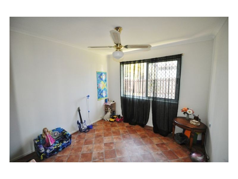 18 Holiday Parade, Scarness QLD 4655