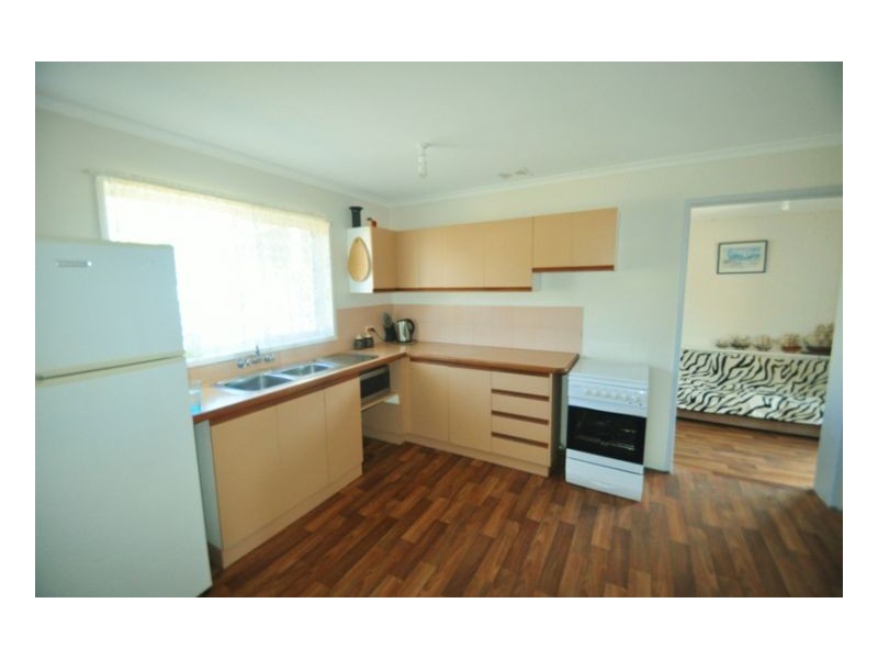 18 Holiday Parade, Scarness QLD 4655