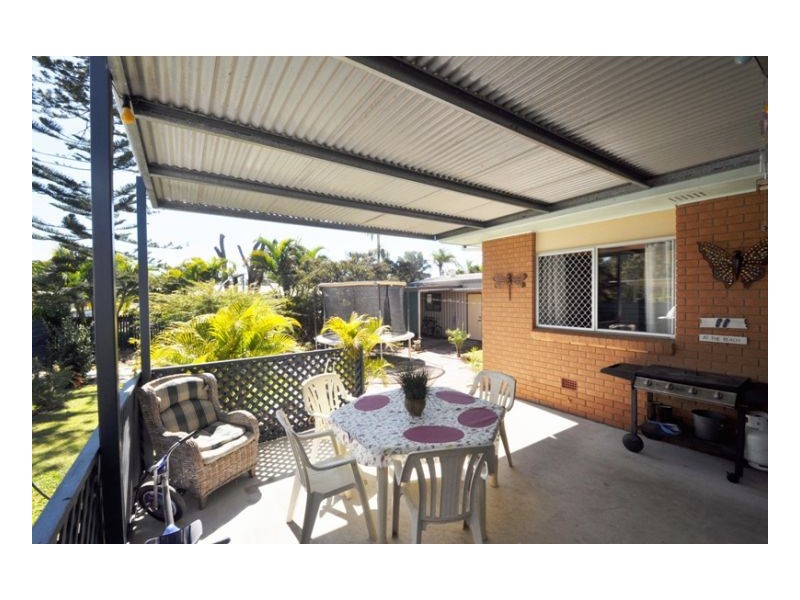 18 Holiday Parade, Scarness QLD 4655