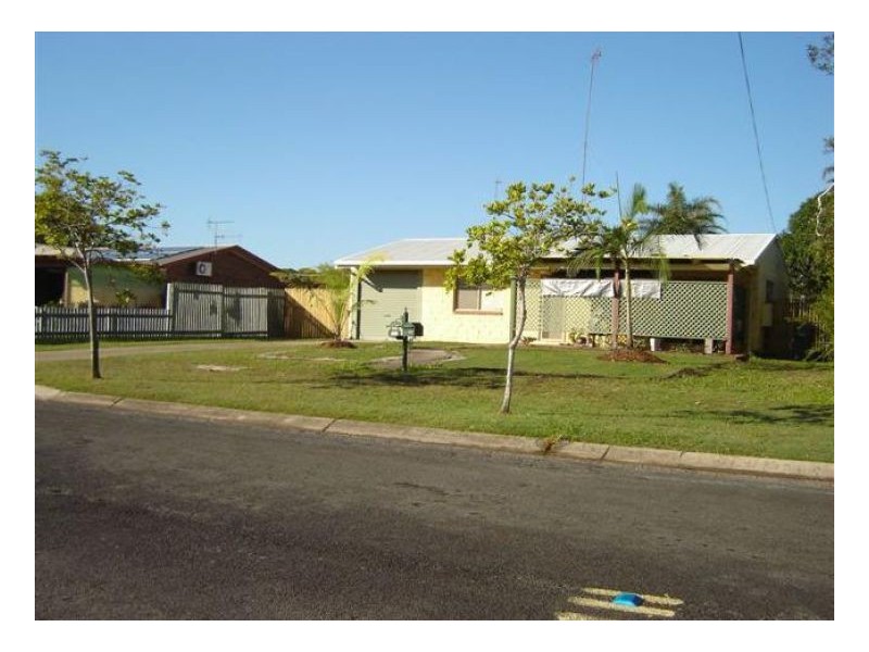122 Hammond Street, Urangan QLD 4655