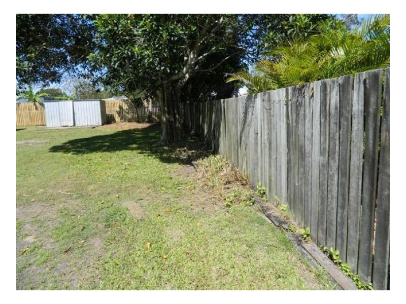 122 Hammond Street, Urangan QLD 4655