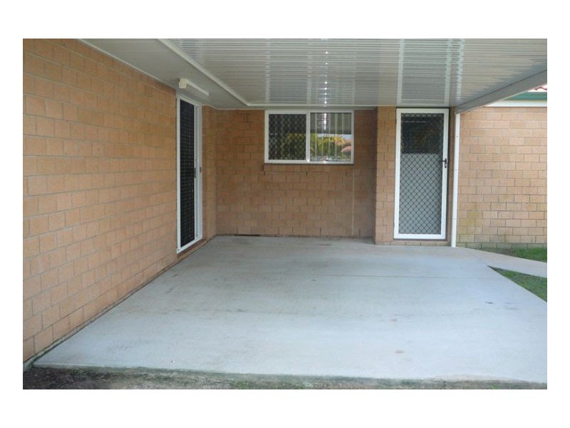 11 Mainsail Court, Point Vernon QLD 4655