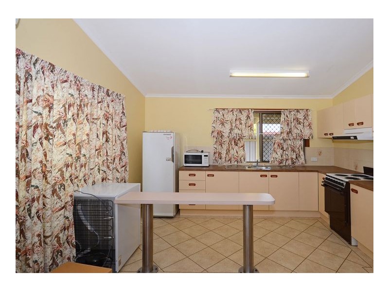 2/78-82 Miller Street, Urangan QLD 4655